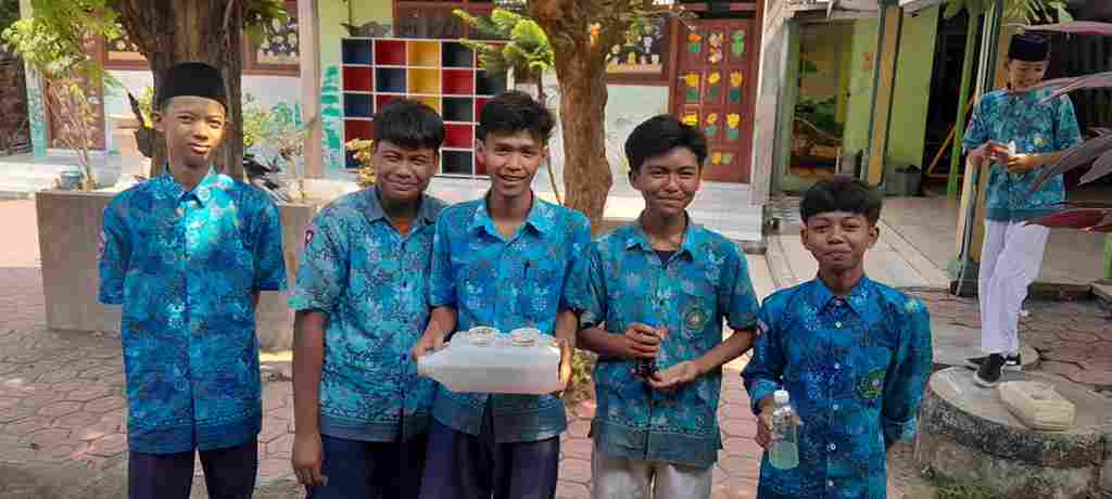 Upacara Bendera Hari Senin